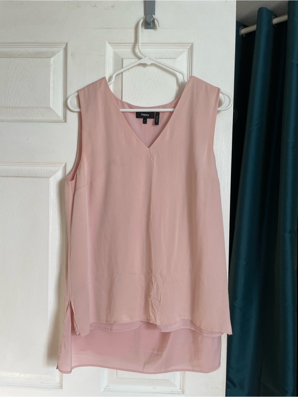 Theory Yinga 2 V Blush Sleeveless Silk Button-Front Shell Top Tank Size L